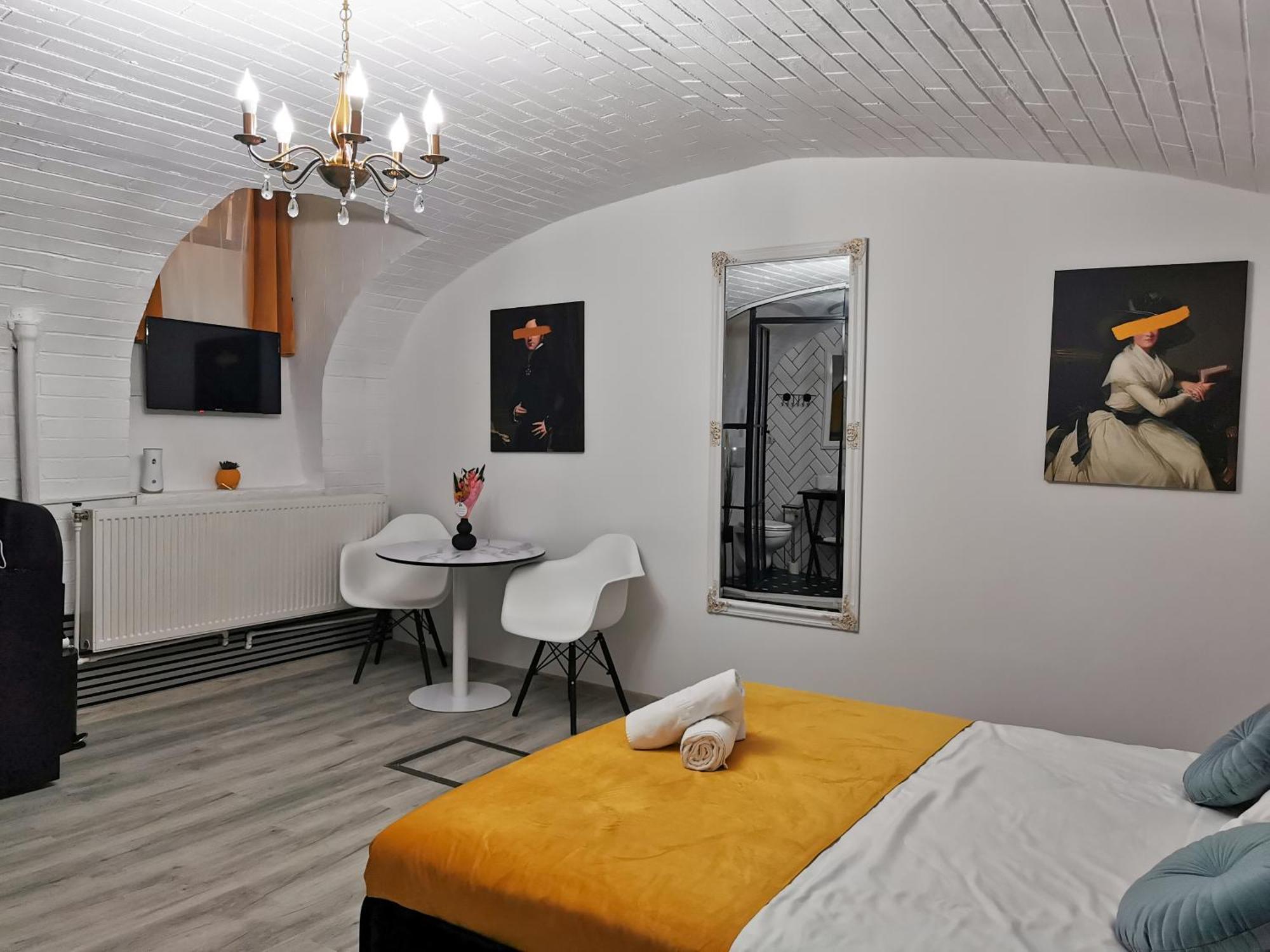 Athos Boutique * Braşov